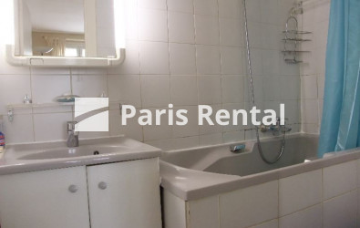 Bathroom - 
    12th district
  Paris 75012
