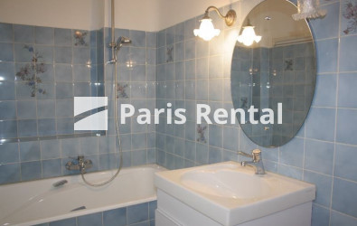Bathroom - 
    9th district
  Paris 75009
