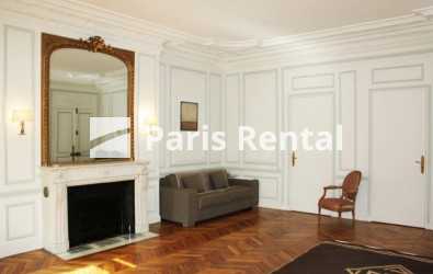 Living room - Bed - 
    8th district
  Etoile, Paris 75008
