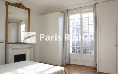 Bedroom - 
    16th district
  Porte Maillot, Paris 75016
