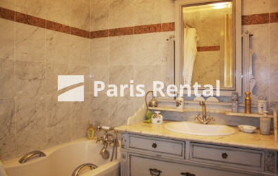 Bathroom 1 - 
    14th district
  Paris 75014
