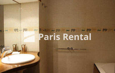 Bathroom (shower only) - 
    17th district
  Paris 75017
