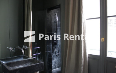 Shower-room 1 - 
    3rd district
  Paris 75003
