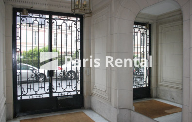 Entrance hall - 
    16th district
  Paris 75016
