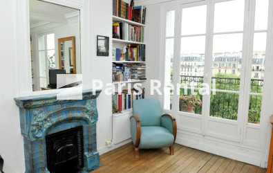 Living room - 
    17th district
  Epinettes, Paris 75017
