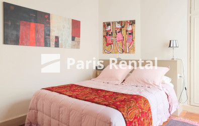 Bedroom - 
    9th district
  Maubeuge - Trudaine, Paris 75009
