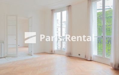 Living room - dining room - 
    16th district
  Passy - La Muette, Paris 75016
