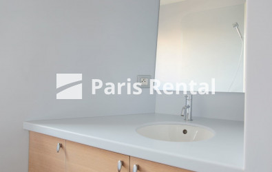 Bathroom - 
    13th district
  Paris 75013

