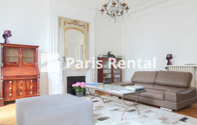 Living room - 
    9th district
  Saint-Georges, Paris 75009
