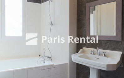 Bathroom - 
    15th district
  Pasteur - Vaugirard, Paris 75015
