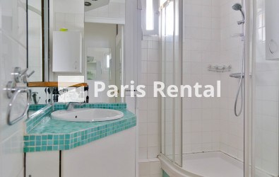 Bathroom (shower only) - 
    15th district
  Grenelle, Paris 75015
