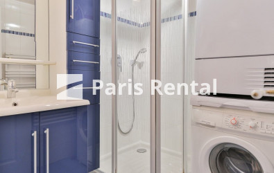 Bathroom (shower only) - 
    9th district
  Madeleine / Opéra / Tuileries, Paris 75009

