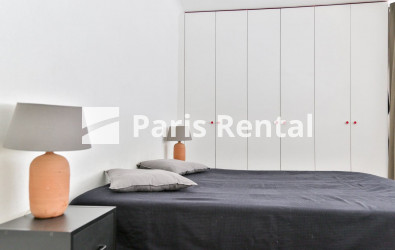 Bedroom - 
    17th district
  Péreire, Paris 75017
