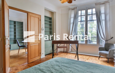 Bedroom - 
    15th district
  Grenelle, Paris 75015
