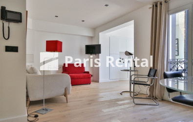 Living room - 
    8th district
  Saint Lazare, Paris 75008
