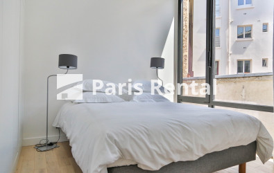 Bedroom - 
    8th district
  Europe-St Lazare, Paris 75008
