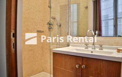 Bathroom (shower only) - 
    2nd district
  Opéra, Paris 75002
