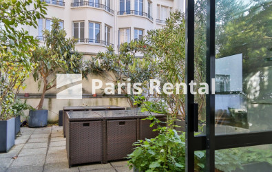 Terrace - 
    17th district
  Wagram, Paris 75017
