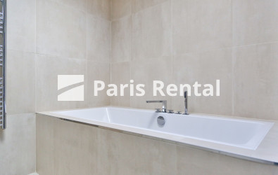 Bathroom 1 - 
    15th district
  Pasteur - Vaugirard, Paris 75015
