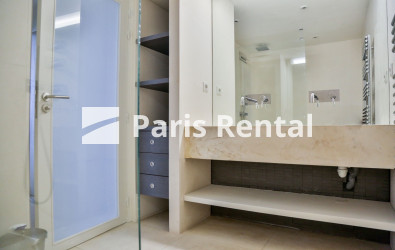 Shower-room 1 - 
    15th district
  Pasteur - Vaugirard, Paris 75015
