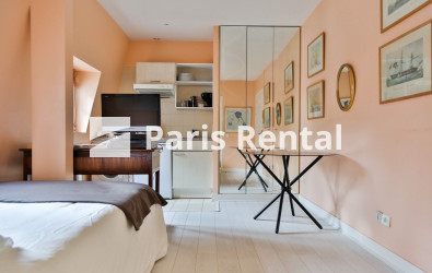 Living room - Bed - 
    8th district
  Champs-Elysées, Paris 75008
