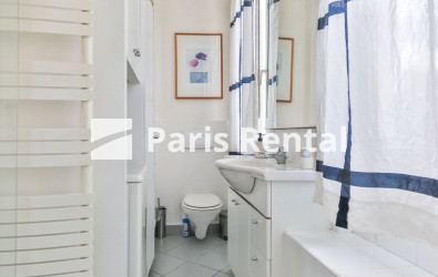 Bathroom 1 - 
    2nd district
  Opéra, Paris 75002
