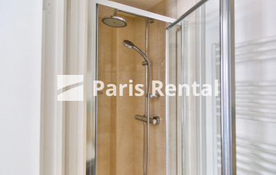 Shower-room 1 - 
    17th district
  Péreire, Paris 75017
