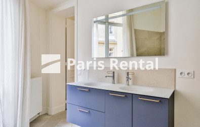 Bathroom 1 - 
    16th district
  Victor Hugo, Paris 75016

