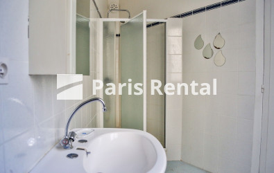 Bathroom (shower only) - 
    15th district
  Paris 75015
