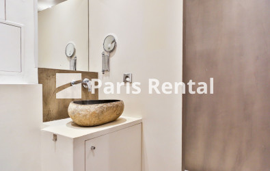 Bathroom (shower only) - 
    15th district
  Grenelle, Paris 75015
