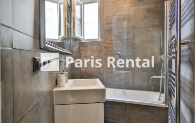 Bathroom 1 - 
    16th district
  Victor Hugo, Paris 75016
