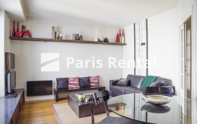 Living room - 
    16th district
  Alma, Paris 75016
