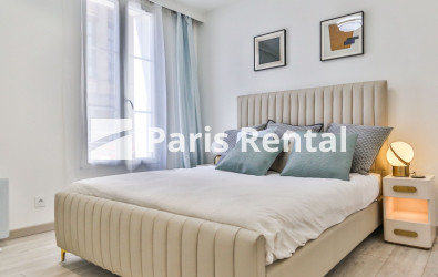 Bedroom - 
    15th district
  Grenelle, Paris 75015
