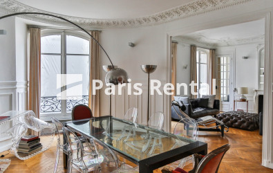 Living room - dining room - 
    4th district
  Ile de la Cité, Paris 75004

