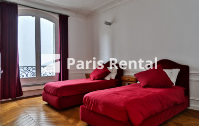 Bedroom 2 - 
    4th district
  Ile de la Cité, Paris 75004
