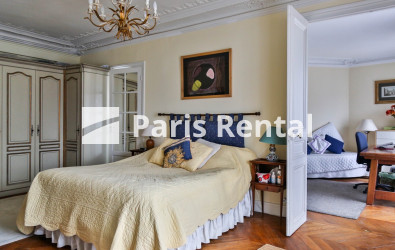 Bedroom - 
    9th district
  Saint-Georges, Paris 75009
