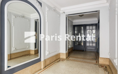 Entrance hall - 
    15th district
  Grenelle, Paris 75015
