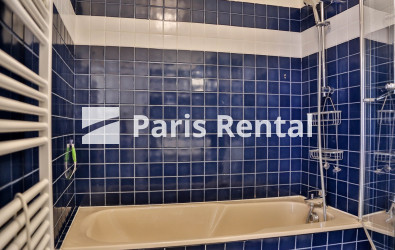 Bathroom - 
    1st district
  Les Halles, Paris 75001
