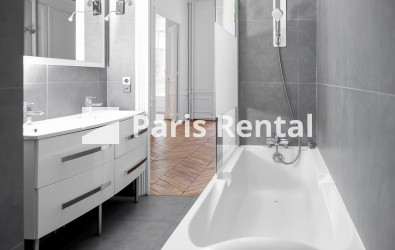 Bathroom 1 - 
    16th district
  Etoile, Paris 75016
