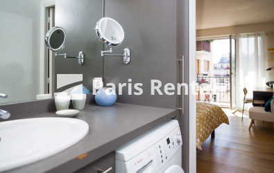 Bathroom - 
    17th district
  Porte Maillot, Paris 75017
