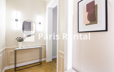 Living room entrance - 
    16th district
  Passy - La Muette, Paris 75016
