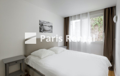 Bedroom - 
    16th district
  Auteuil, Paris 75016
