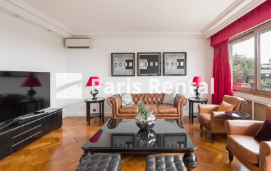 Living room - 
    16th district
  Trocadéro, Paris 75016
