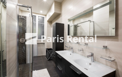 Shower-room 1 - 
    16th district
  Porte Maillot, Paris 75116
