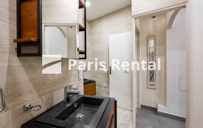 Shower-room 2 - 
    16th district
  Porte Maillot, Paris 75116
