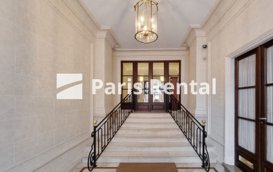 Entrance hall - 
    7th district
  Tour Eiffel, Paris 75007
