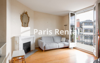 Living room - 
    7th district
  Tour Eiffel, Paris 75007

