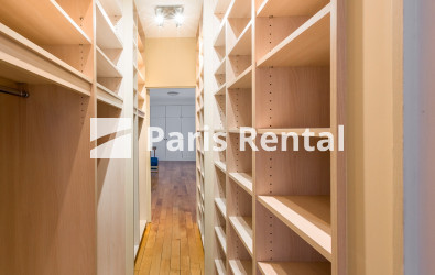 Walk-in closet - 
    6th district
  St.Germain des Prés, Paris 75006
