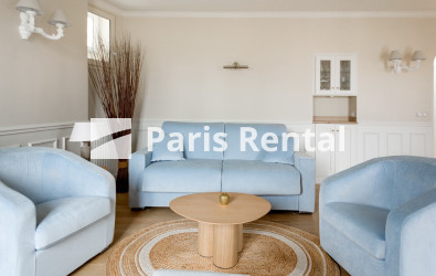 Living room - 
    11th district
  République, Paris 75011
