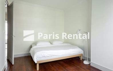  - 
    15th district
  Grenelle, Paris 75015
